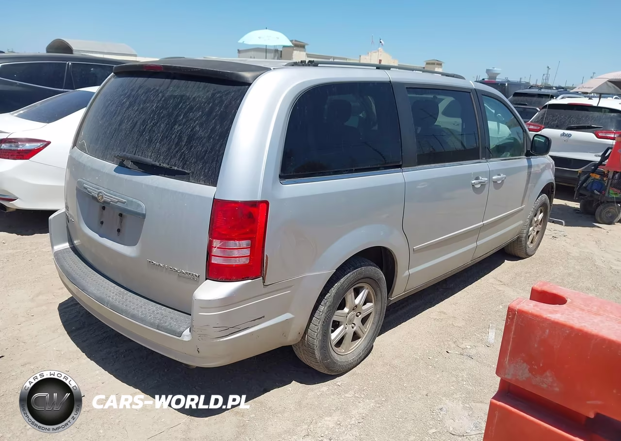 2010 Chrysler Town & Country Lx VIN:2A4RR4DE3AR169781 - 4