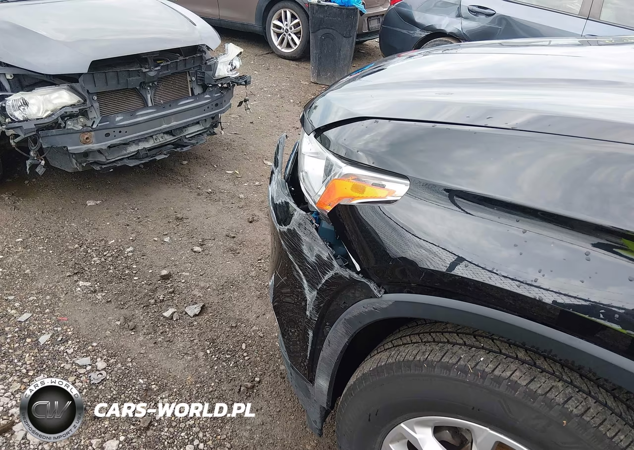 2018 Chevrolet Traverse Ls VIN:1GNERFKW2JJ142465 - 18