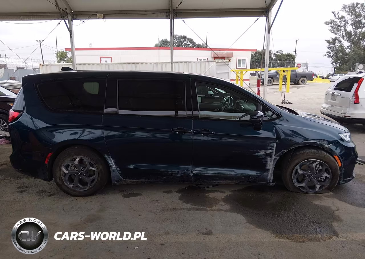 2022 Chrysler Pacifica Hybrid Limited VIN:2C4RC1S72NR189777 - 13