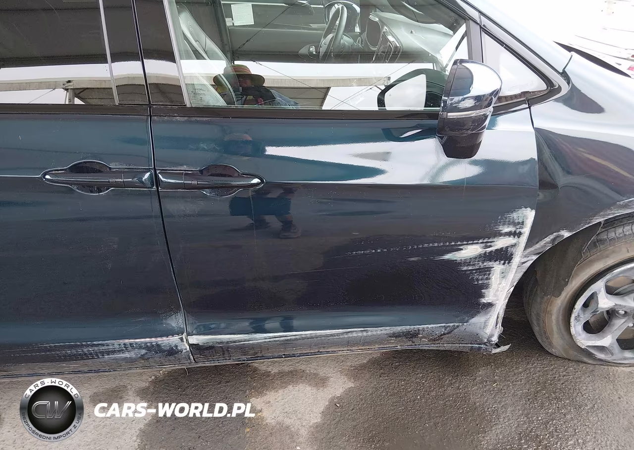 2022 Chrysler Pacifica Hybrid Limited VIN:2C4RC1S72NR189777 - 17