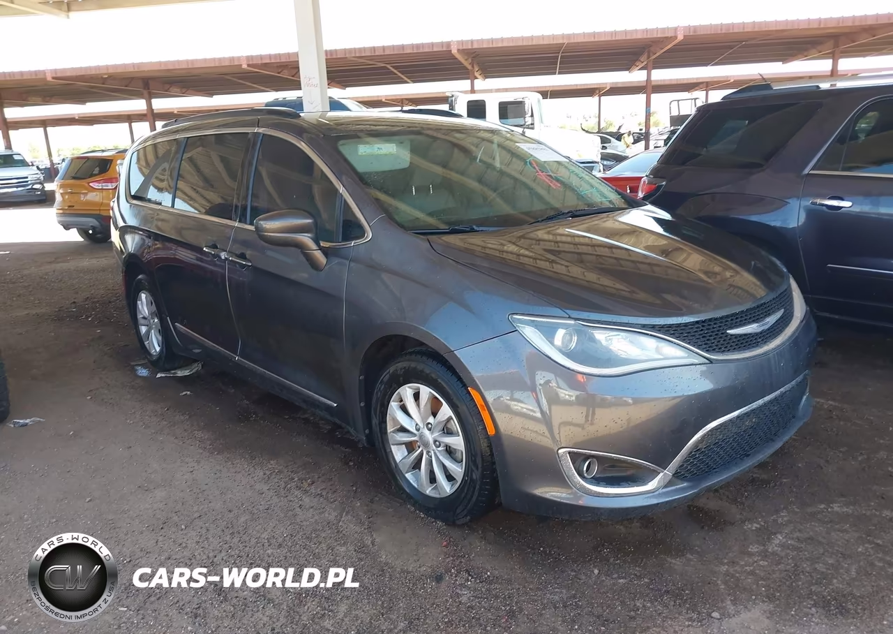 2017 Chrysler Pacifica Touring-L – zdjęcie 1 z 16