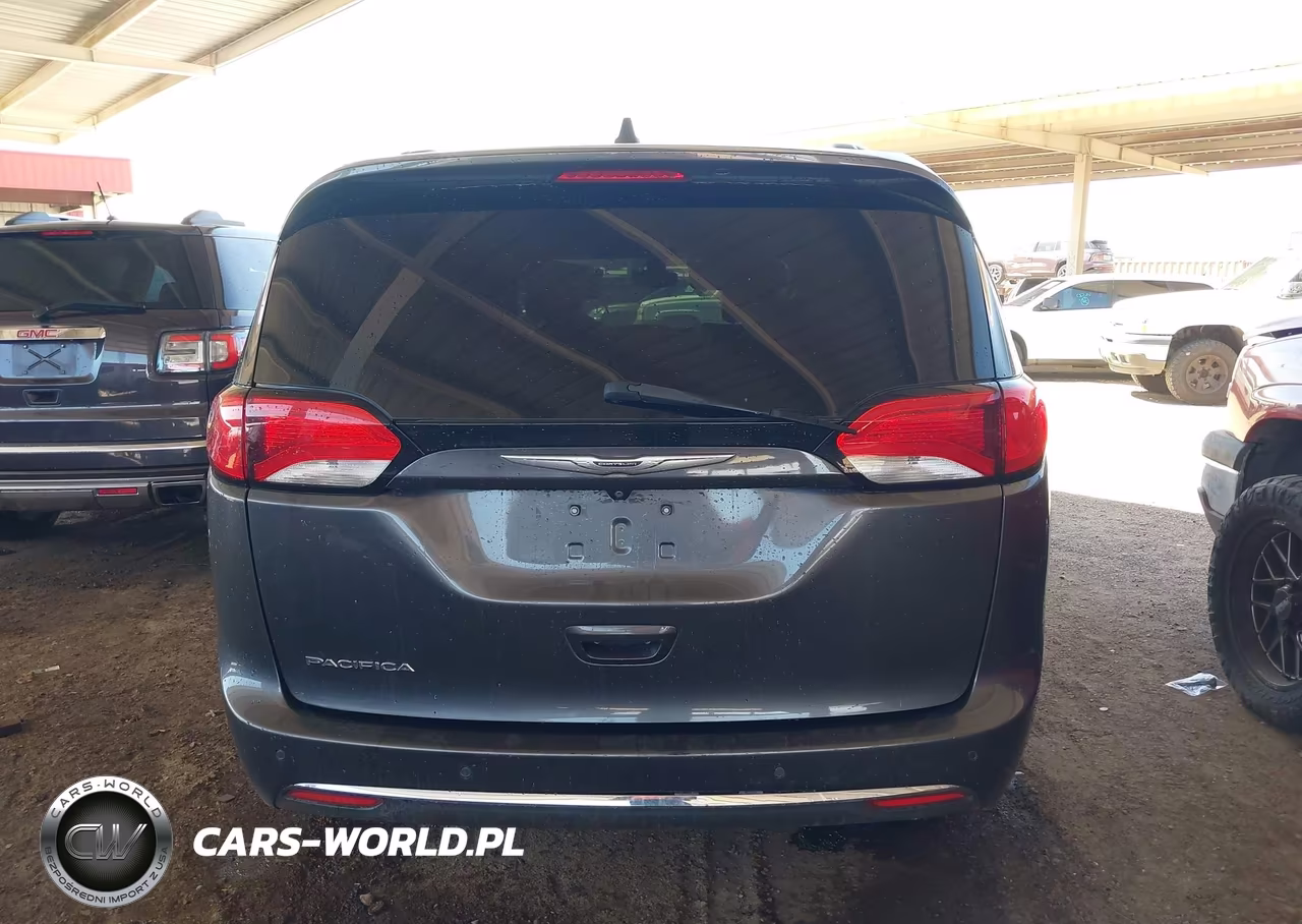 2017 Chrysler Pacifica Touring-L VIN:2C4RC1BG8HR505610 - 16