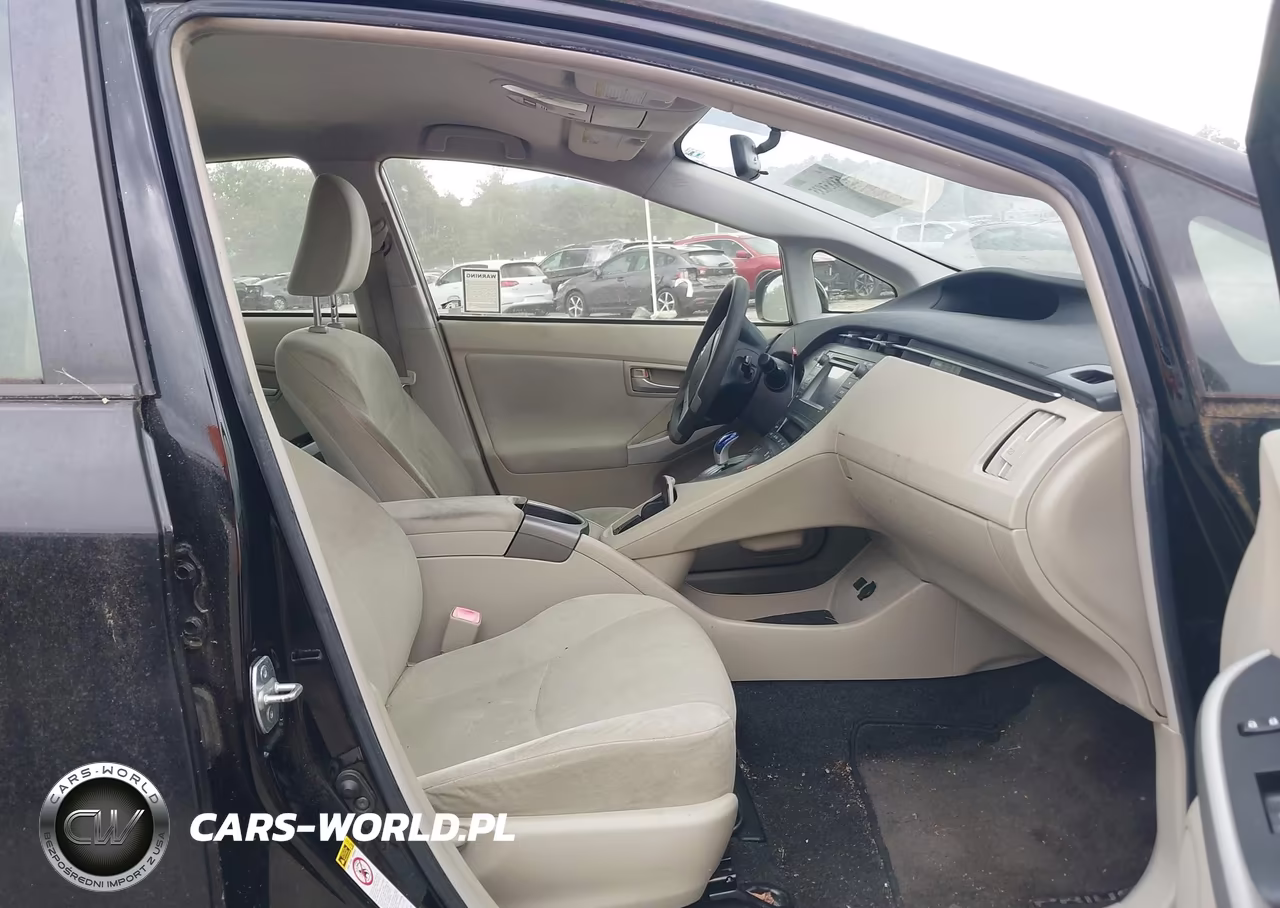 2012 Toyota Prius Two VIN:JTDKN3DU6C5425366 - 5
