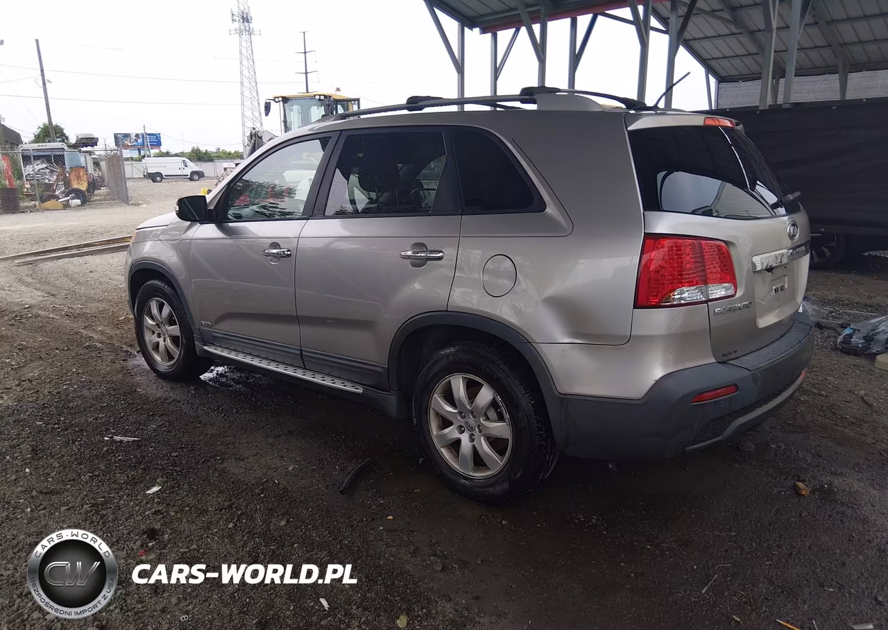 2013 Kia Sorento Lx V6 VIN:5XYKTDA22DG331153 - 3