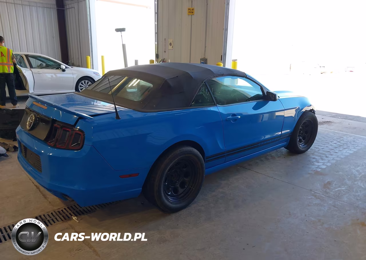 2013 Ford Mustang V6 VIN:1ZVBP8EMXD5219780 - 4