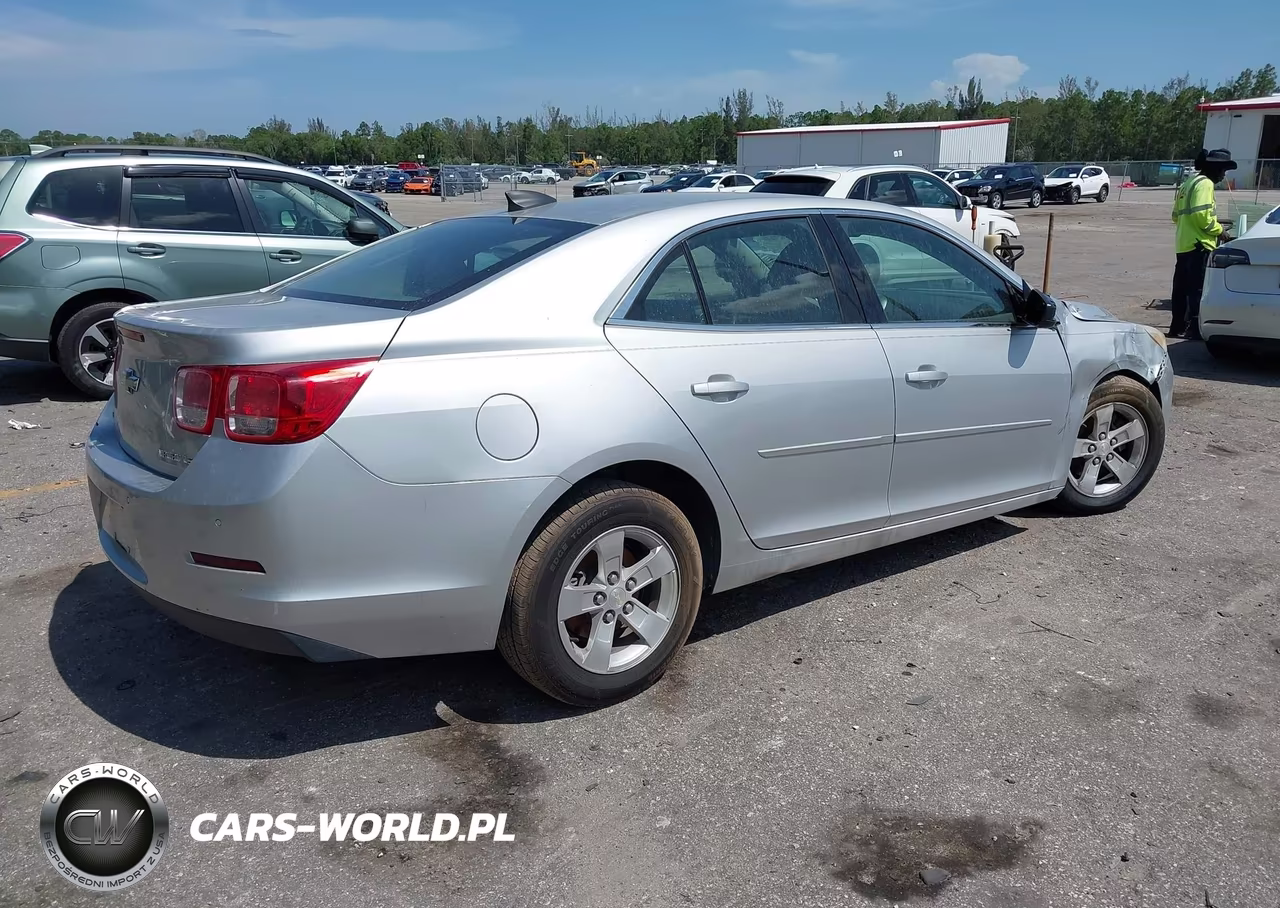 2015 Chevrolet Malibu Ls VIN:1G11B5SL8FF111428 - 4