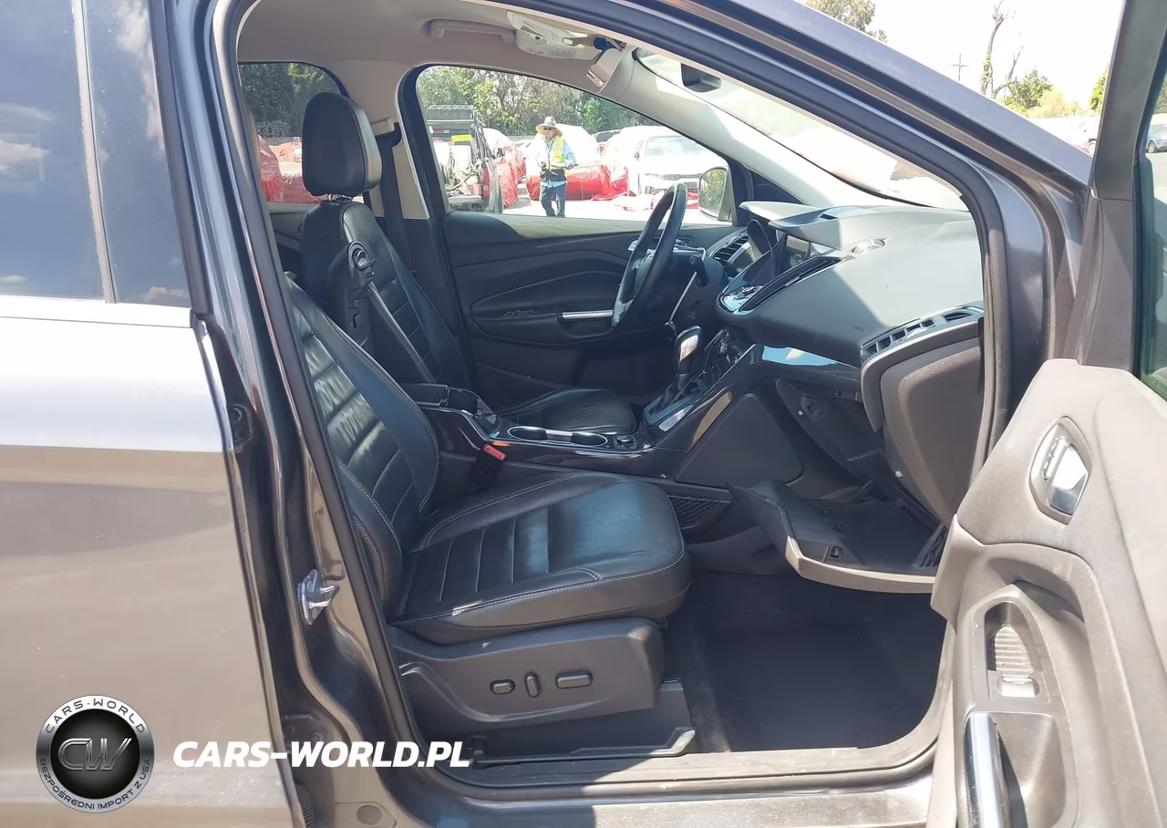 2016 Ford Escape Titanium VIN:1FMCU0JX5GUA30106 - 5