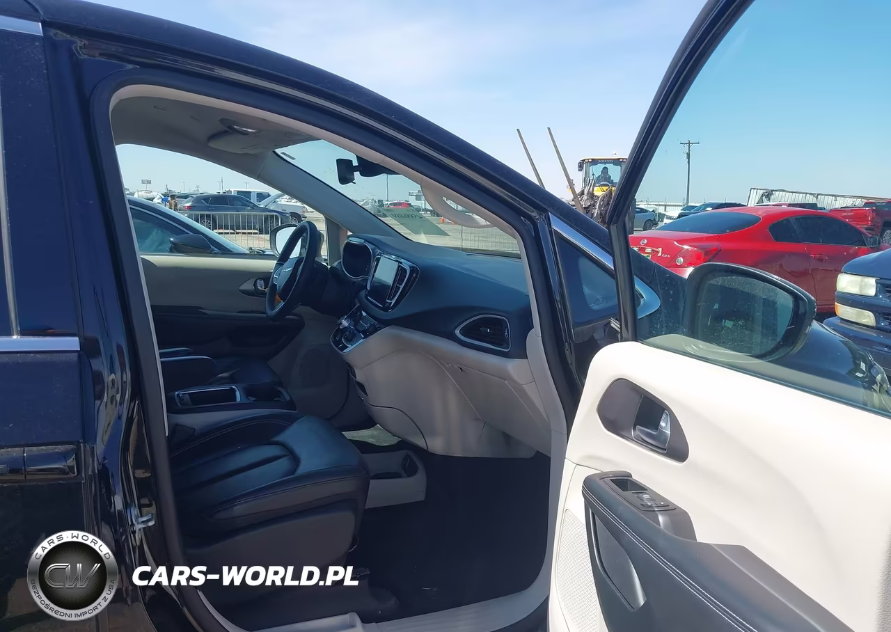 2023 Chrysler Pacifica Touring L VIN:2C4RC1BG3PR624776 - 5