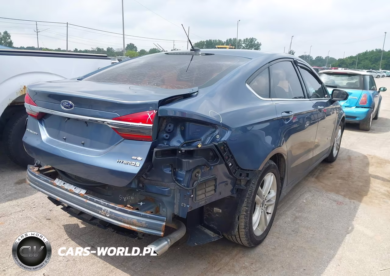 2018 Ford Fusion Hybrid Se VIN:3FA6P0LU8JR147582 - 4