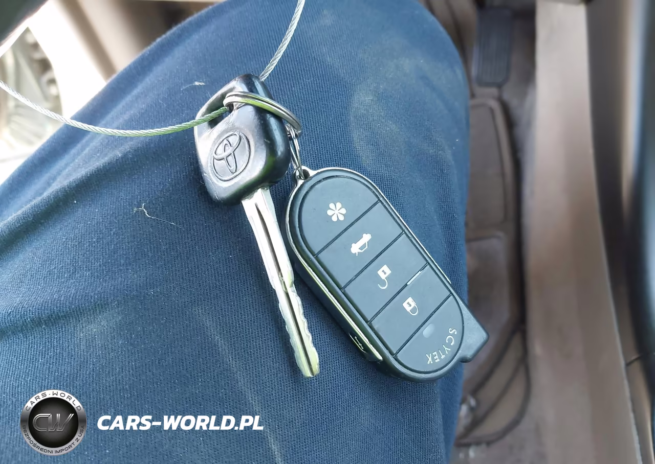 2003 Toyota Camry Le VIN:JTDBE30K030152717 - 11