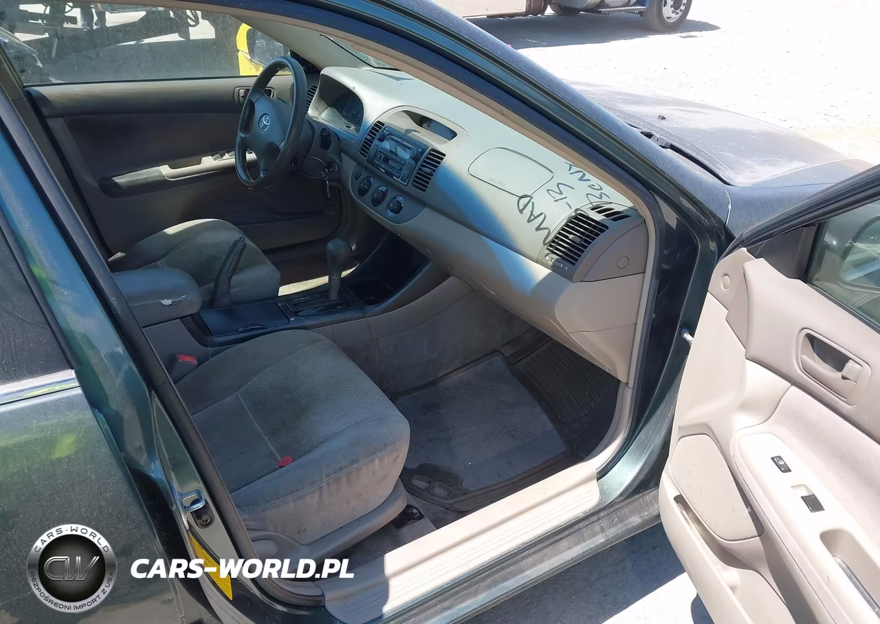 2003 Toyota Camry Le VIN:JTDBE30K030152717 - 5