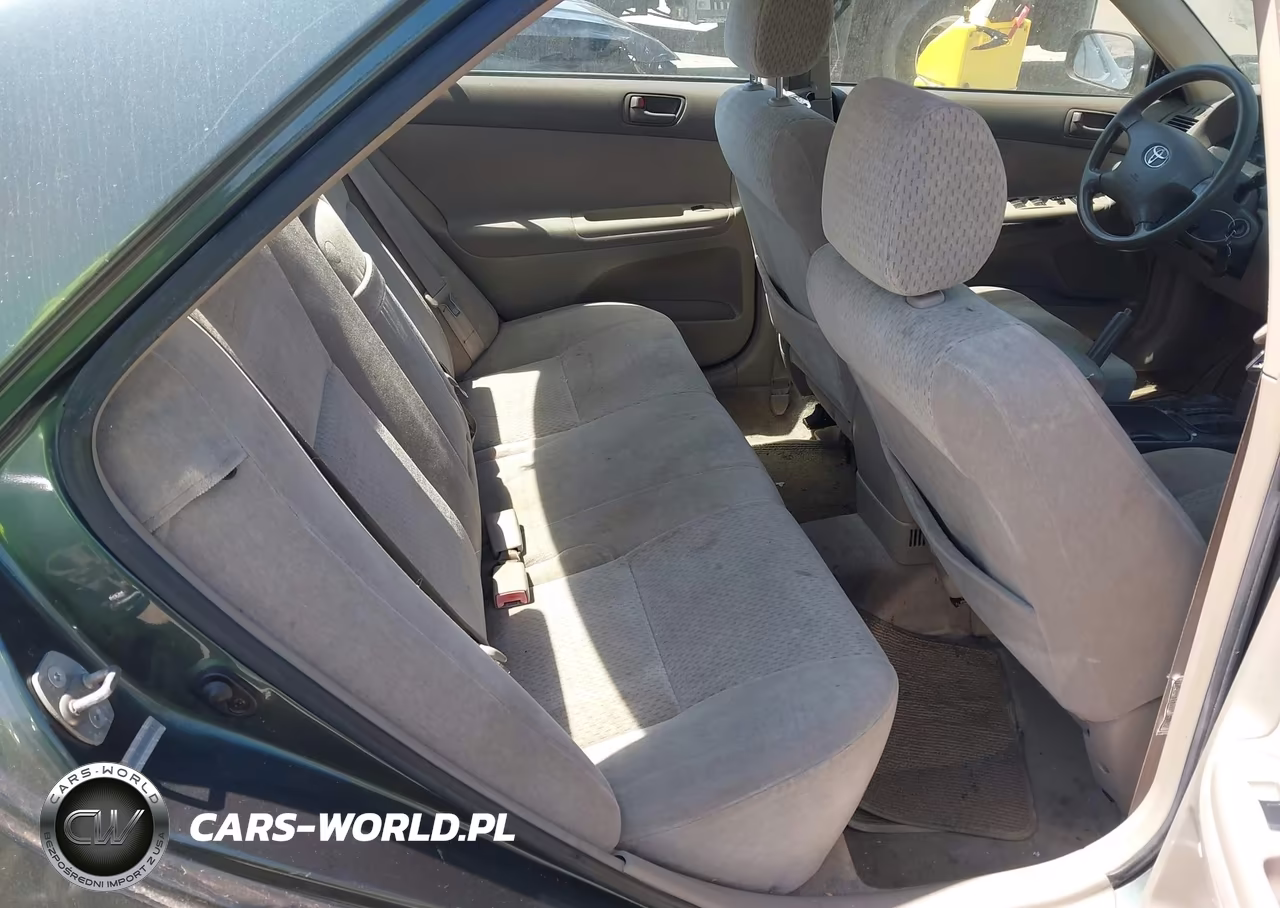 2003 Toyota Camry Le VIN:JTDBE30K030152717 - 8