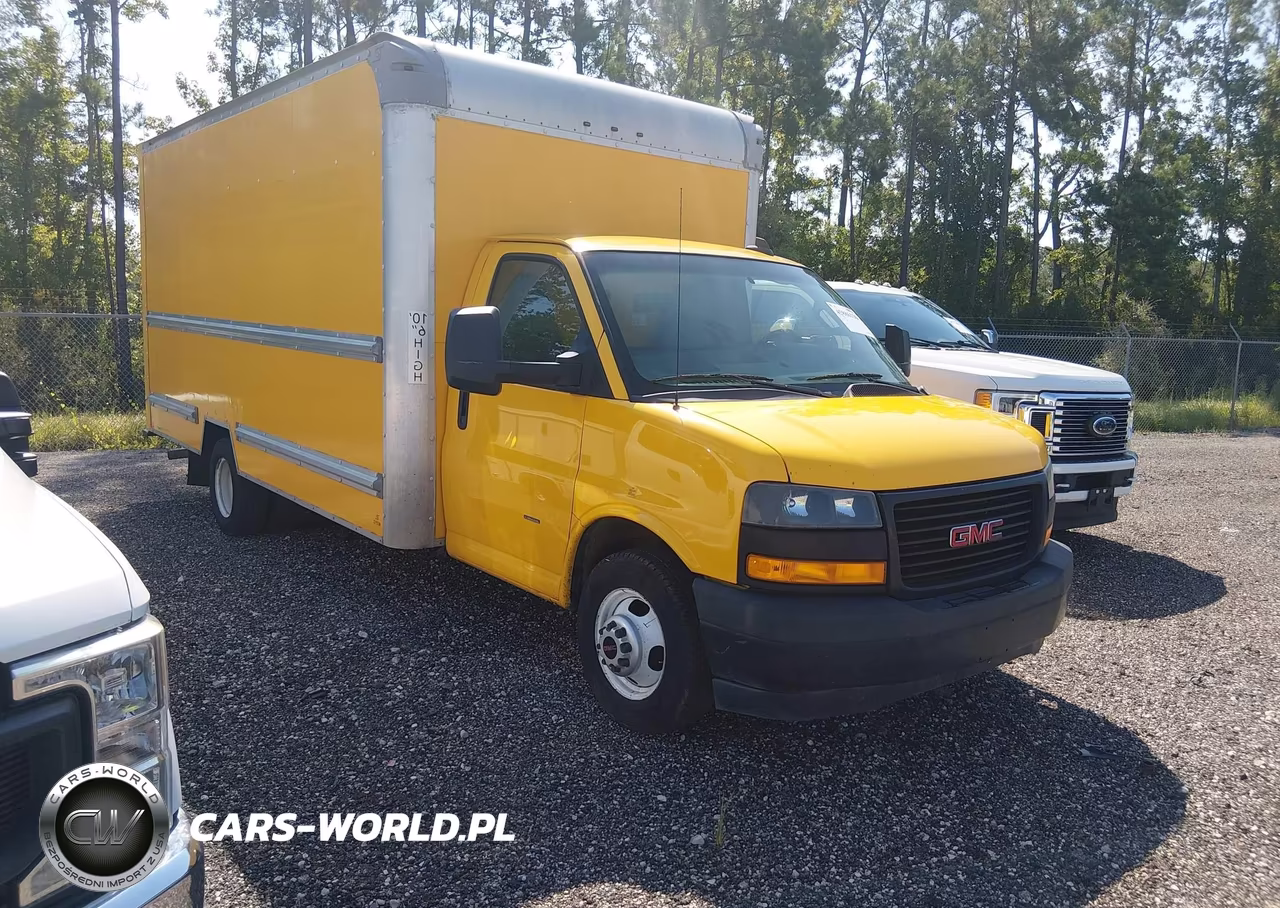2018 GMC Savana Cutaway Work Van