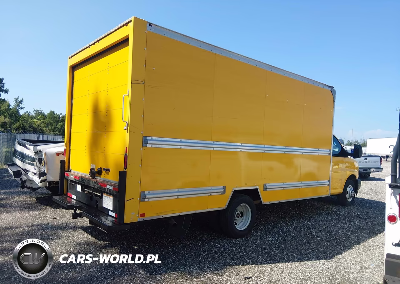 2018 GMC Savana Cutaway Work Van VIN:7GZ37TCG4JN901821 - 14