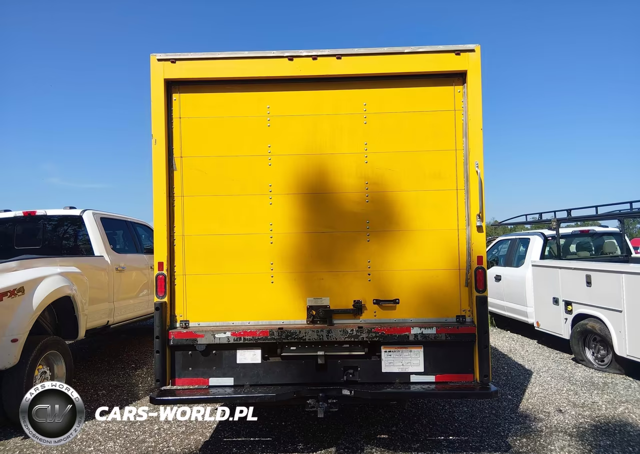 2018 GMC Savana Cutaway Work Van VIN:7GZ37TCG4JN901821 - 16