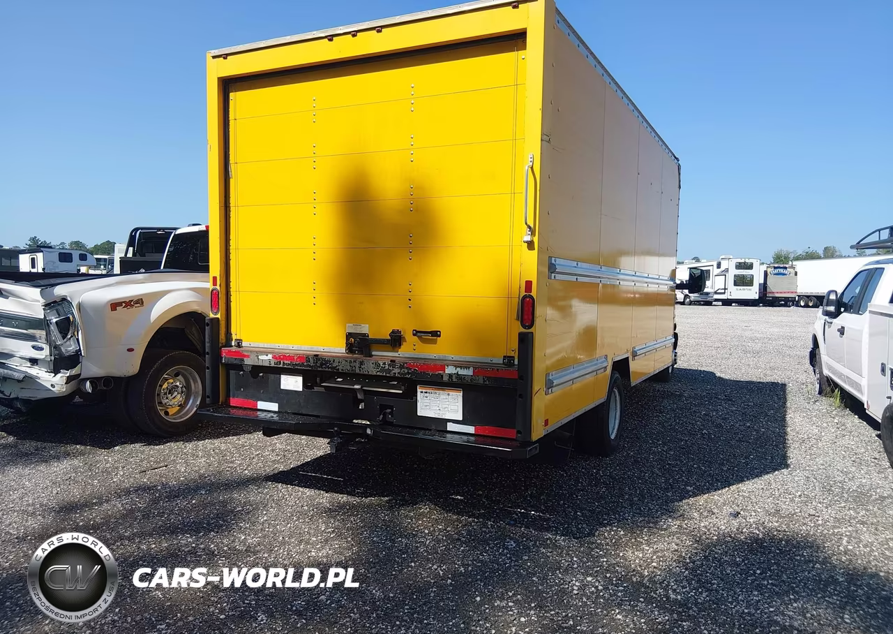 2018 GMC Savana Cutaway Work Van VIN:7GZ37TCG4JN901821 - 4