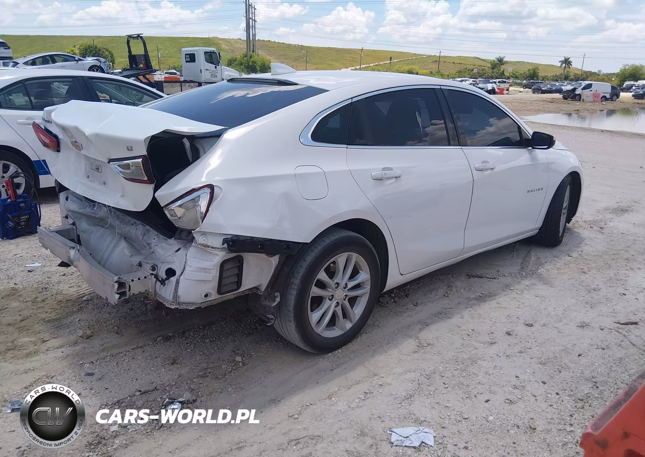 2018 Chevrolet Malibu Lt VIN:1G1ZD5ST8JF158612 - 4