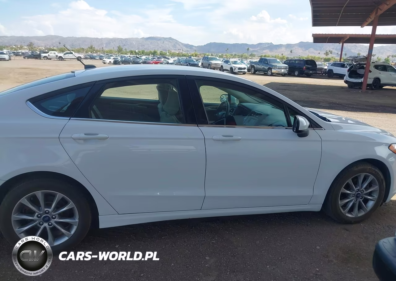 2017 Ford Fusion S VIN:3FA6P0G73HR415923 - 13