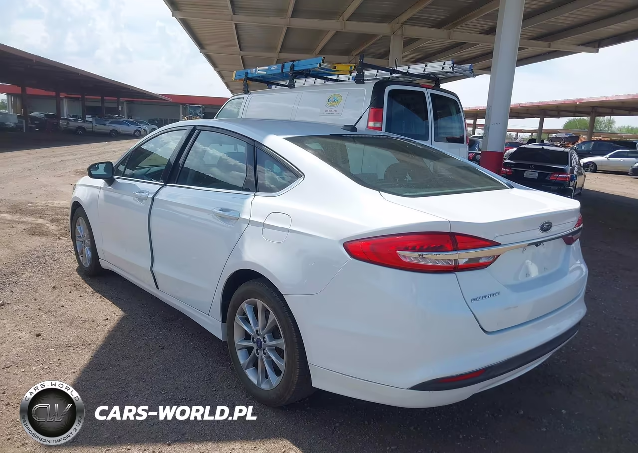 2017 Ford Fusion S VIN:3FA6P0G73HR415923 - 3