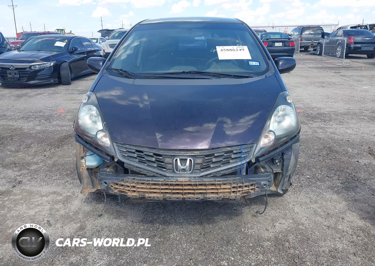 2013 Honda Fit Sport VIN:JHMGE8H58DC062957 - 6