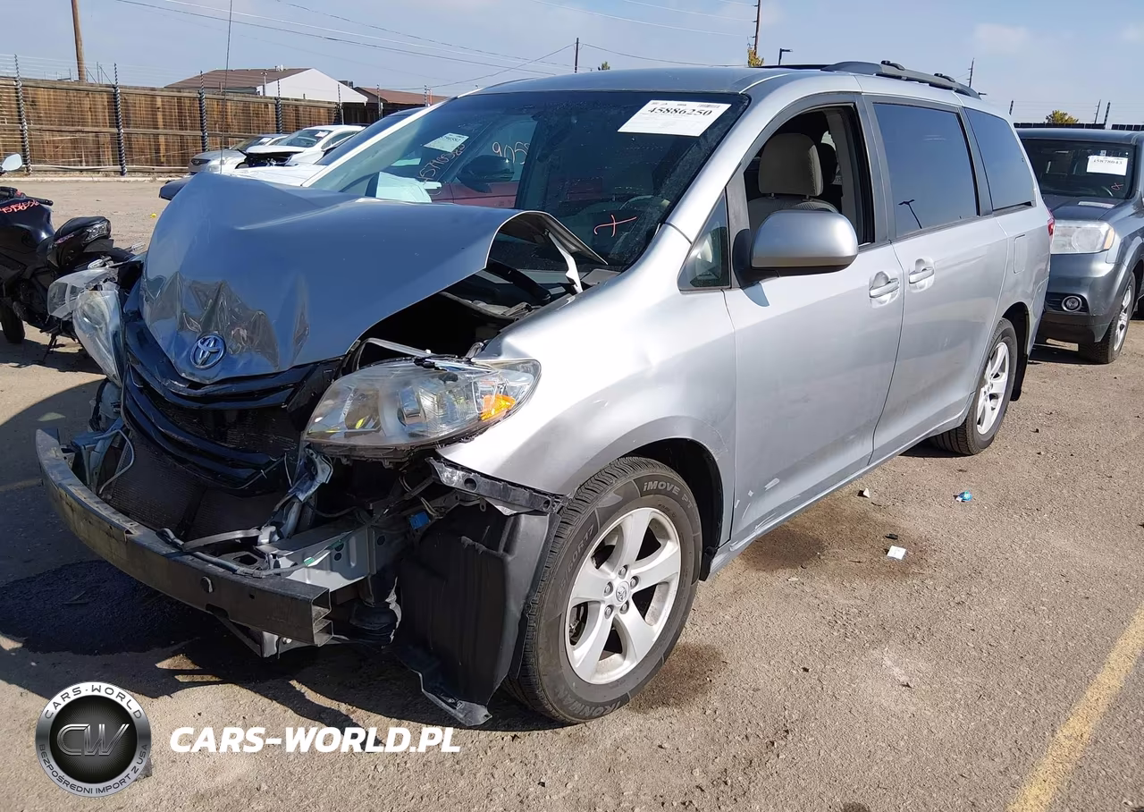 2013 Toyota Sienna Le V6 8 Passenger VIN:5TDKK3DC0DS398936 - 2