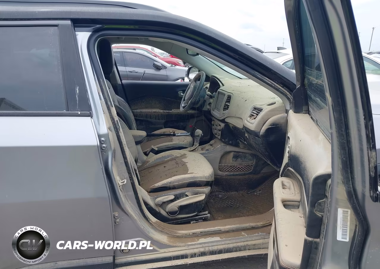 2019 Jeep Compass Trailhawk 4X4 VIN:3C4NJDDB0KT740062 - 5