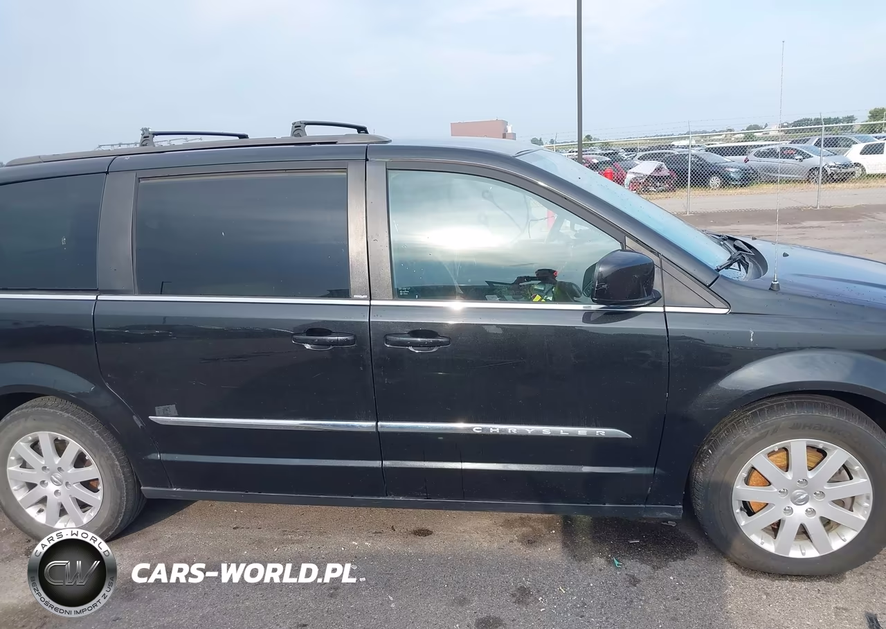 2014 Chrysler Town & Country Touring VIN:2C4RC1BG1ER348515 - 14