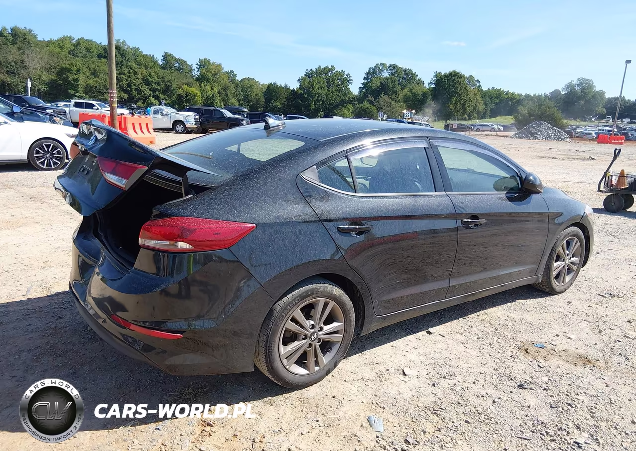 2018 Hyundai Elantra Value Edition VIN:5NPD84LF9JH308466 - 4