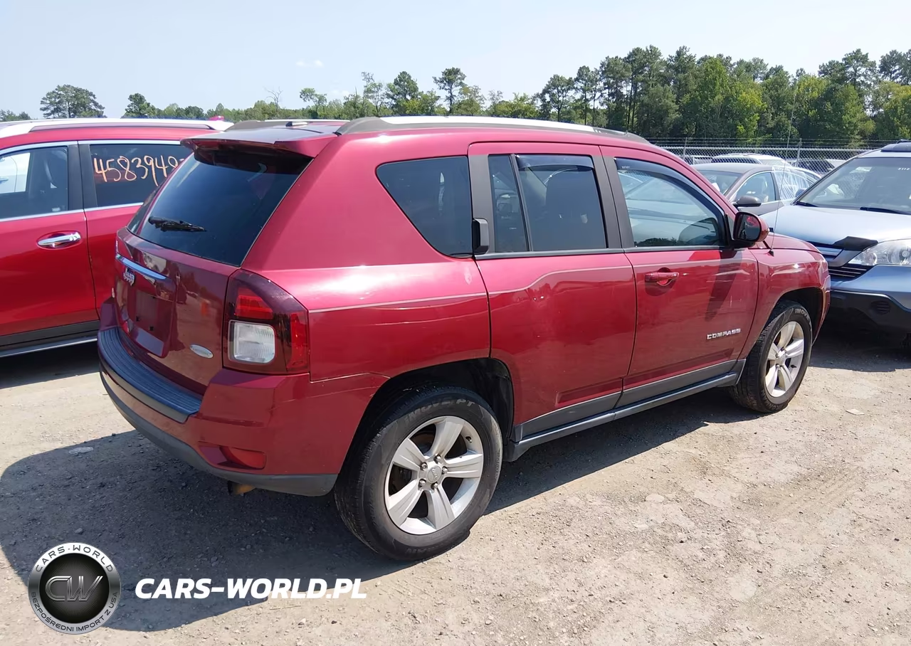 2016 Jeep Compass Latitude VIN:1C4NJDEB1GD558379 - 4