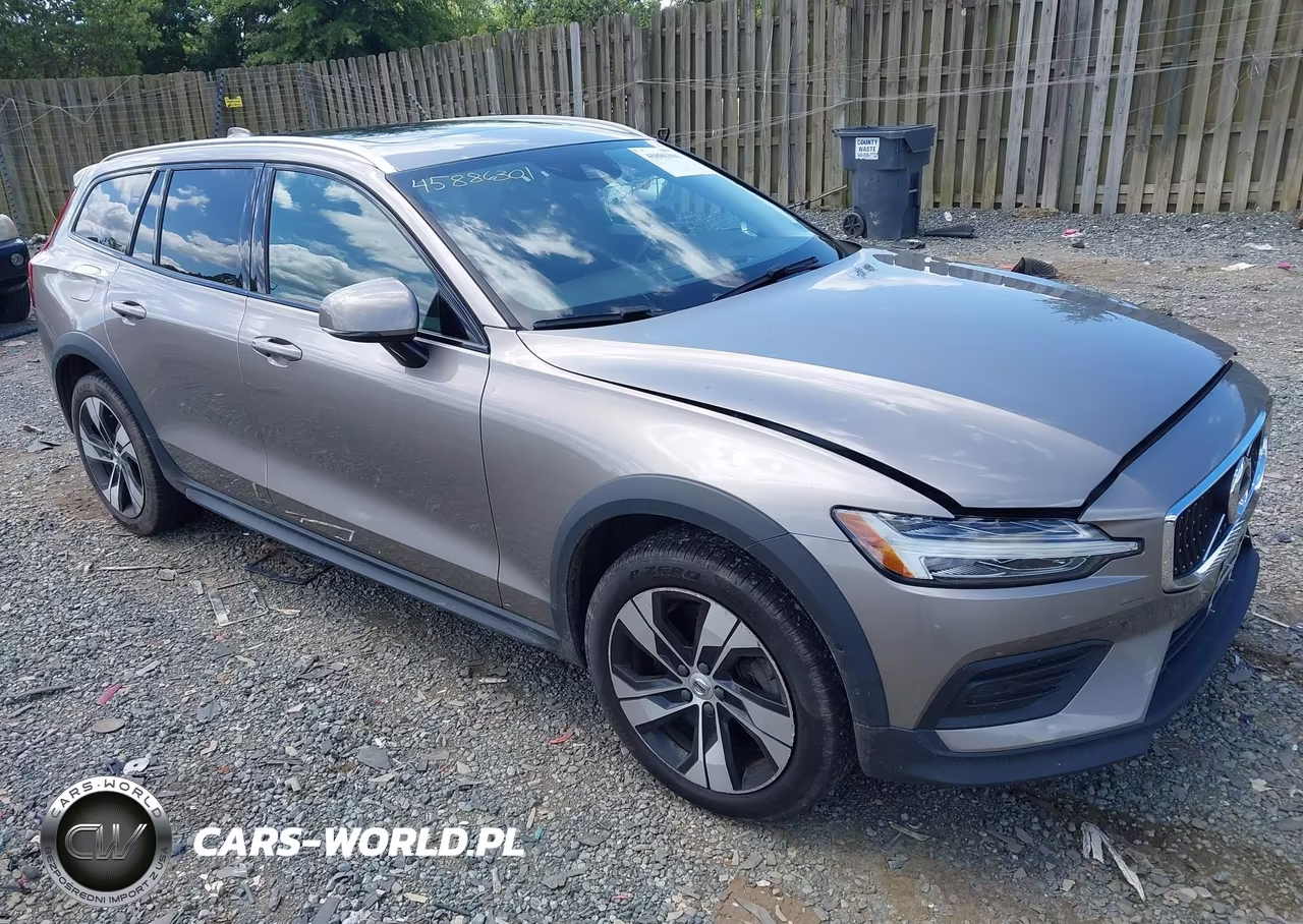 2020 Volvo V60 Cross Country T5 – zdjęcie 1 z 16