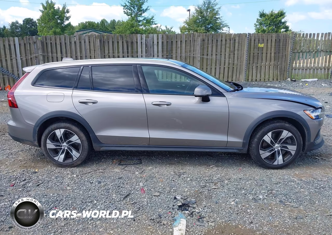 2020 Volvo V60 Cross Country T5 VIN:YV4102WK9L1042543 - 13