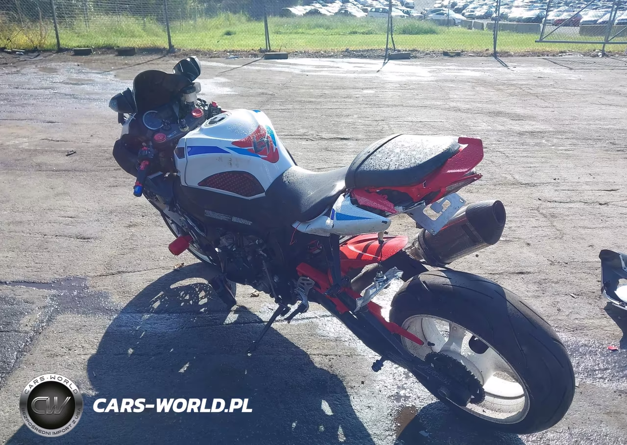 2013 Suzuki Gsx-R1000 VIN:JS1GT78A3D2100805 - 4
