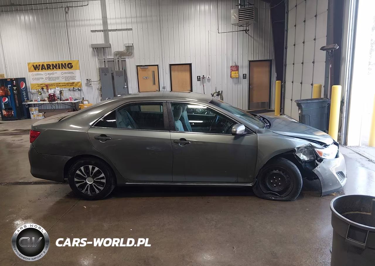 2014 Toyota Camry Le VIN:4T1BF1FK9EU833085 - 14
