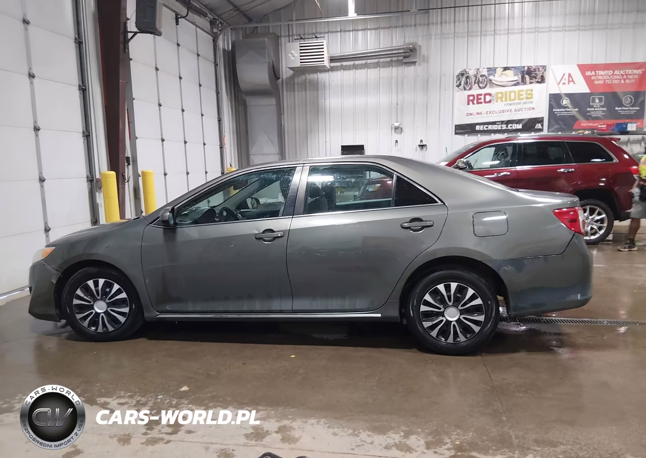 2014 Toyota Camry Le VIN:4T1BF1FK9EU833085 - 15