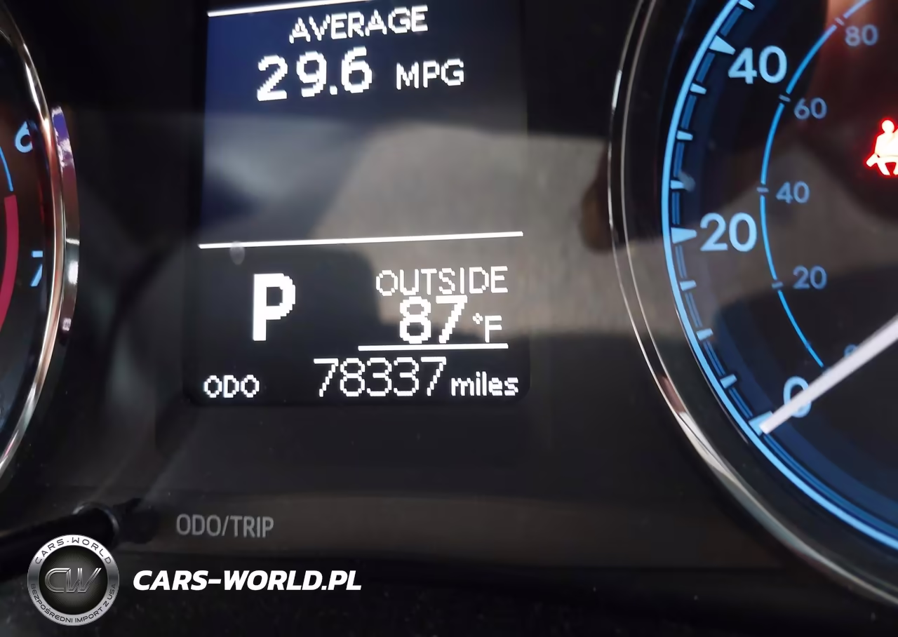 2018 Toyota Corolla Le VIN:2T1BURHE4JC029073 - 16