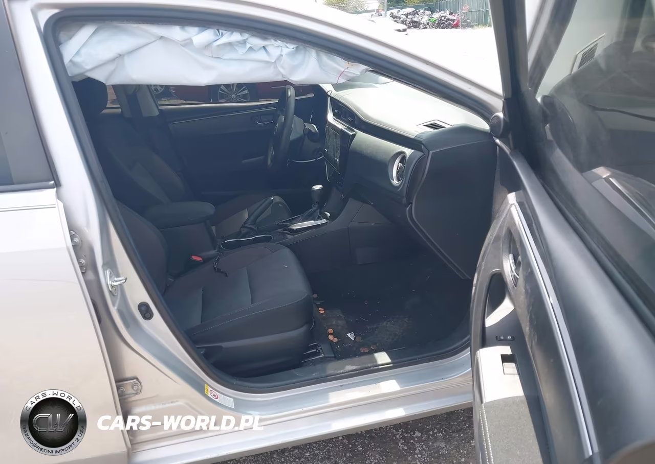 2018 Toyota Corolla Le VIN:2T1BURHE4JC029073 - 5