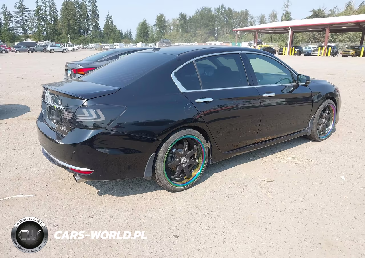 2016 Honda Accord Touring VIN:1HGCR3F99GA030937 - 4