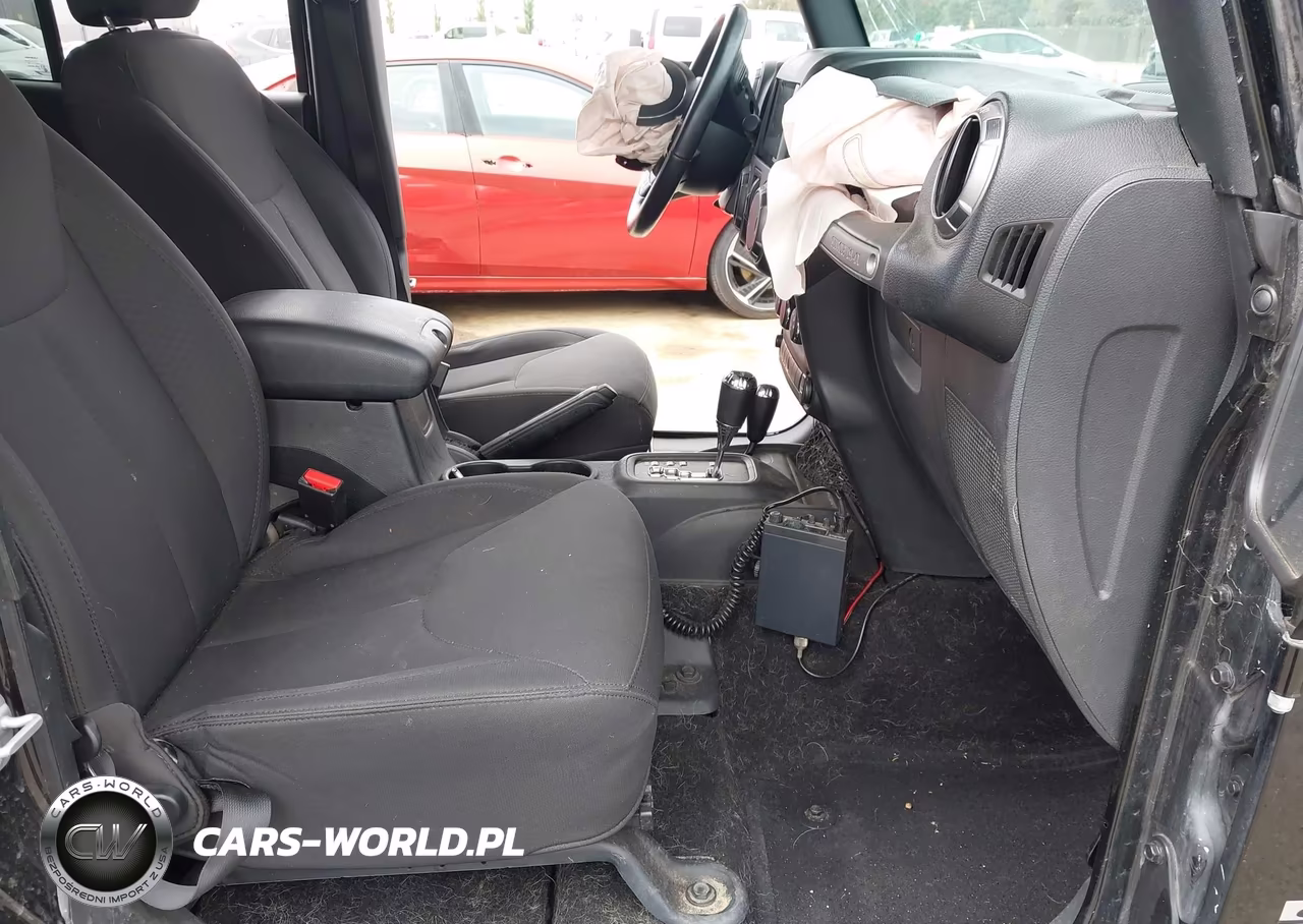 2018 Jeep Wrangler Jk Unlimited Sport S 4X4 VIN:1C4BJWDGXJL866644 - 5