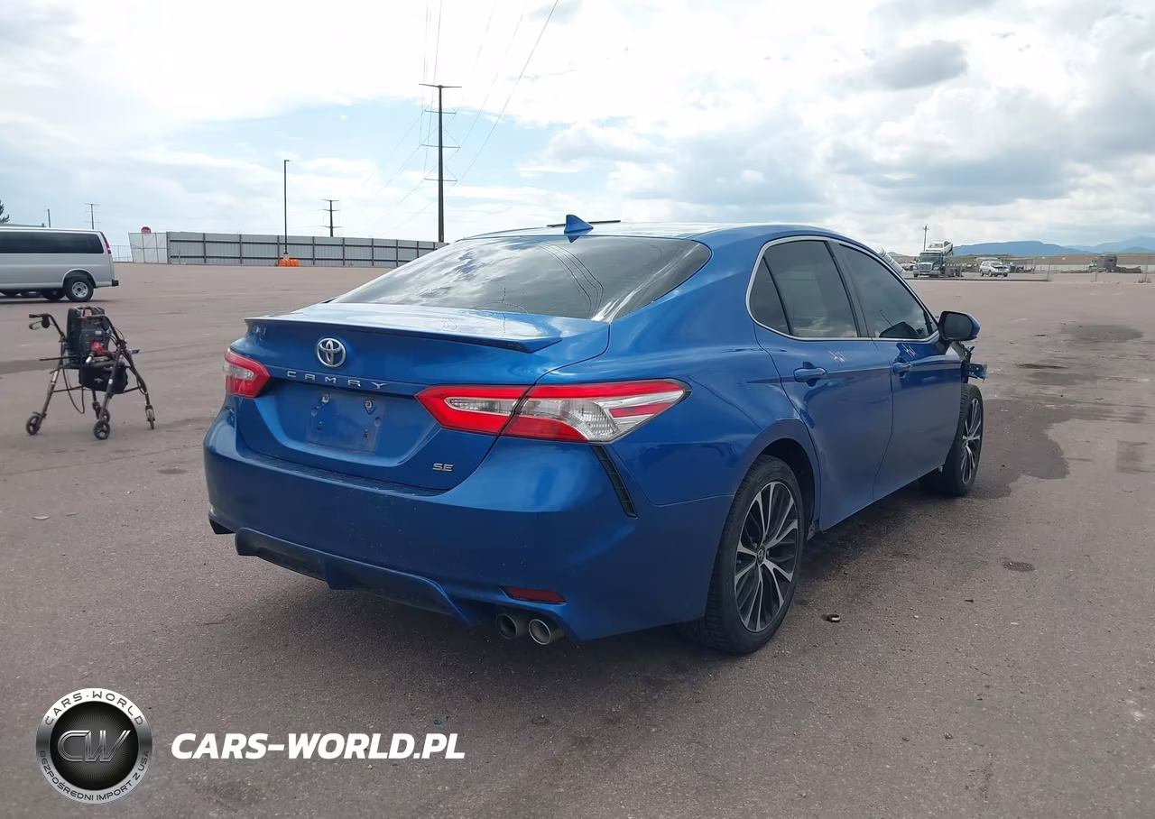 2020 Toyota Camry Se VIN:4T1G11AK4LU325373 - 4