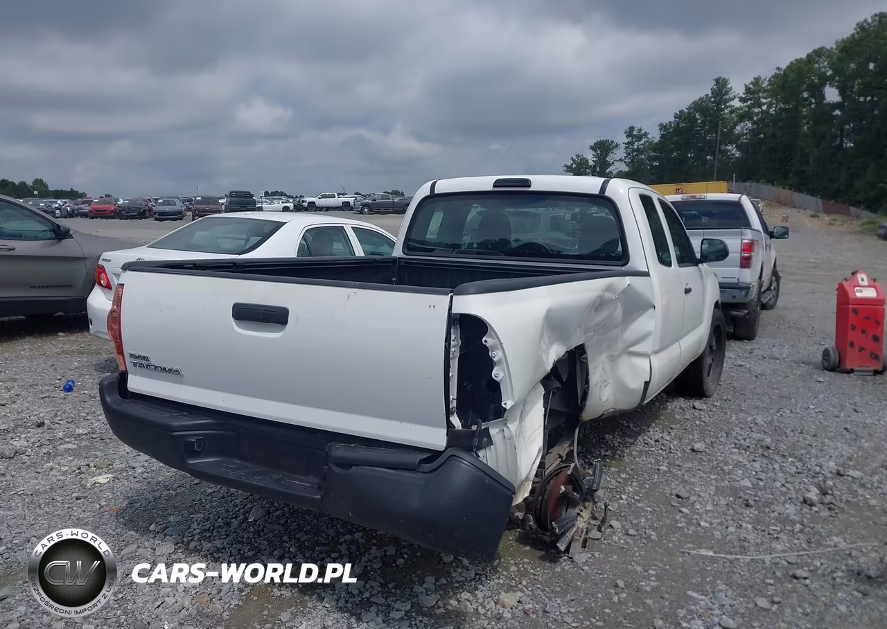 2015 Toyota Tacoma VIN:5TFTX4CN4FX063769 - 4