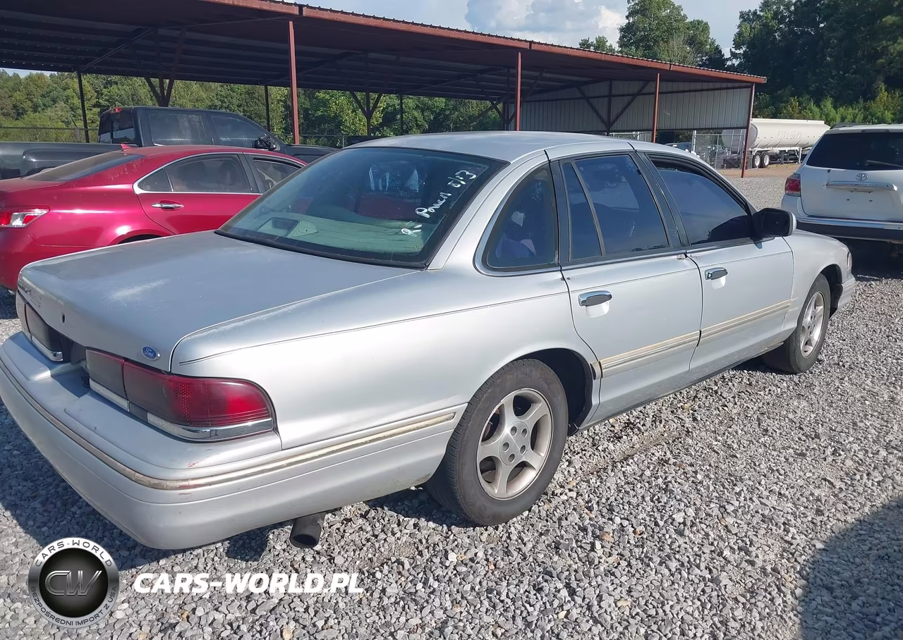 1997 Ford Crown Victoria Lx VIN:2FALP74W0VX197492 - 4