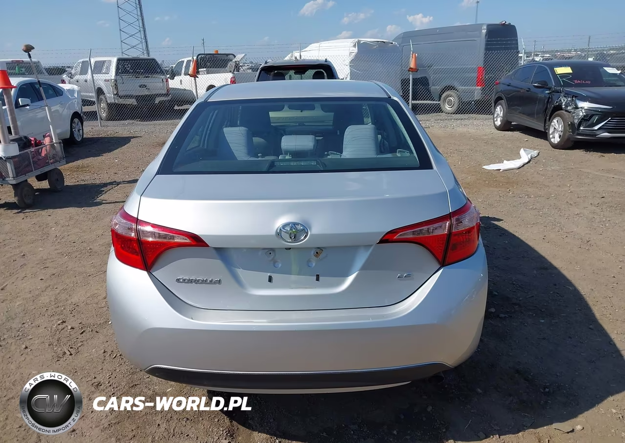 2018 Toyota Corolla Le VIN:2T1BURHE5JC096037 - 16