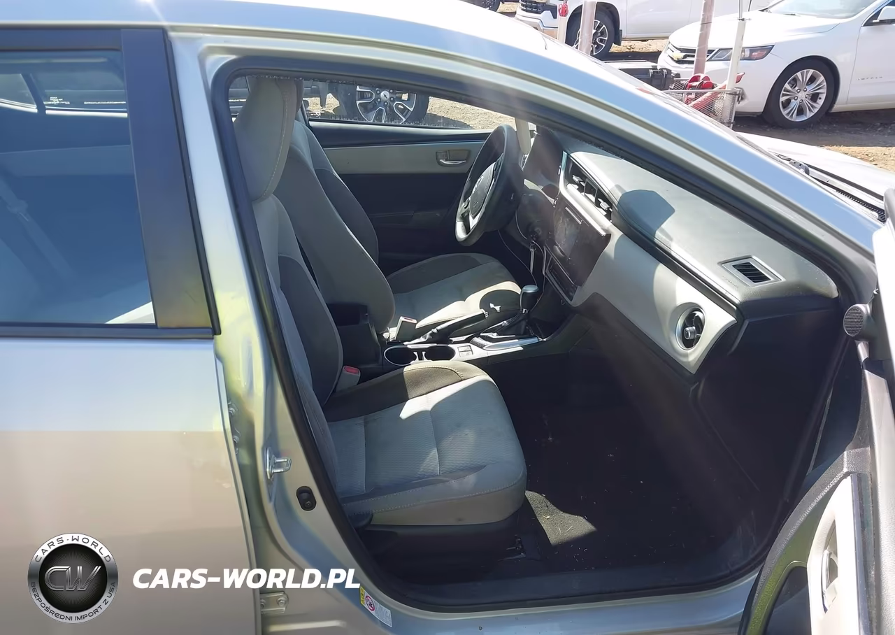 2018 Toyota Corolla Le VIN:2T1BURHE5JC096037 - 5