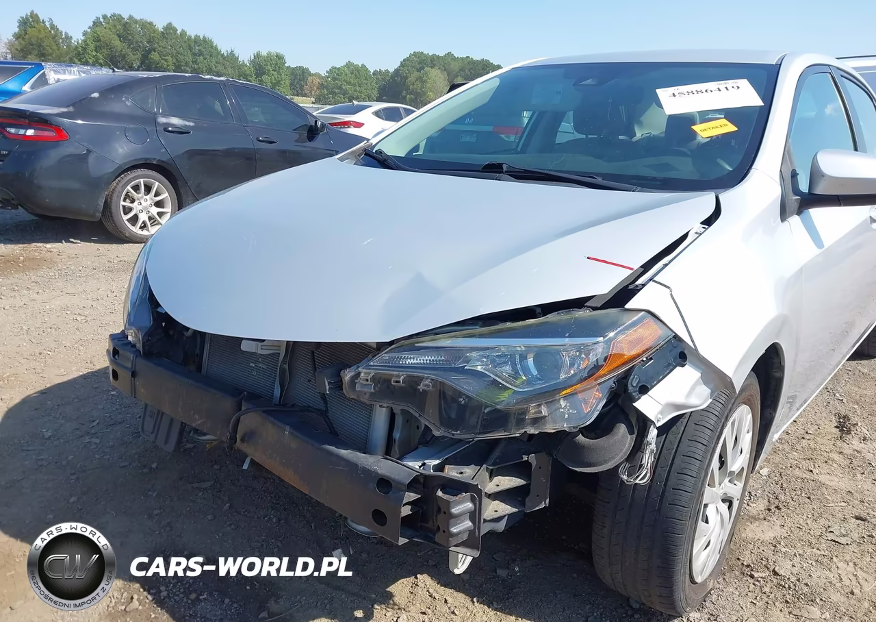 2018 Toyota Corolla Le VIN:2T1BURHE5JC096037 - 6