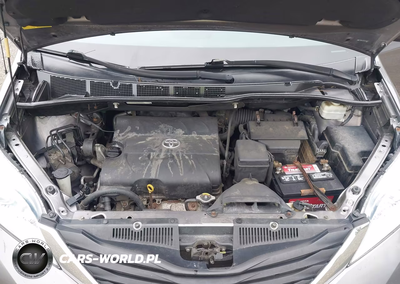 2011 Toyota Sienna Le V6 VIN:5TDKK3DCXBS018854 - 10