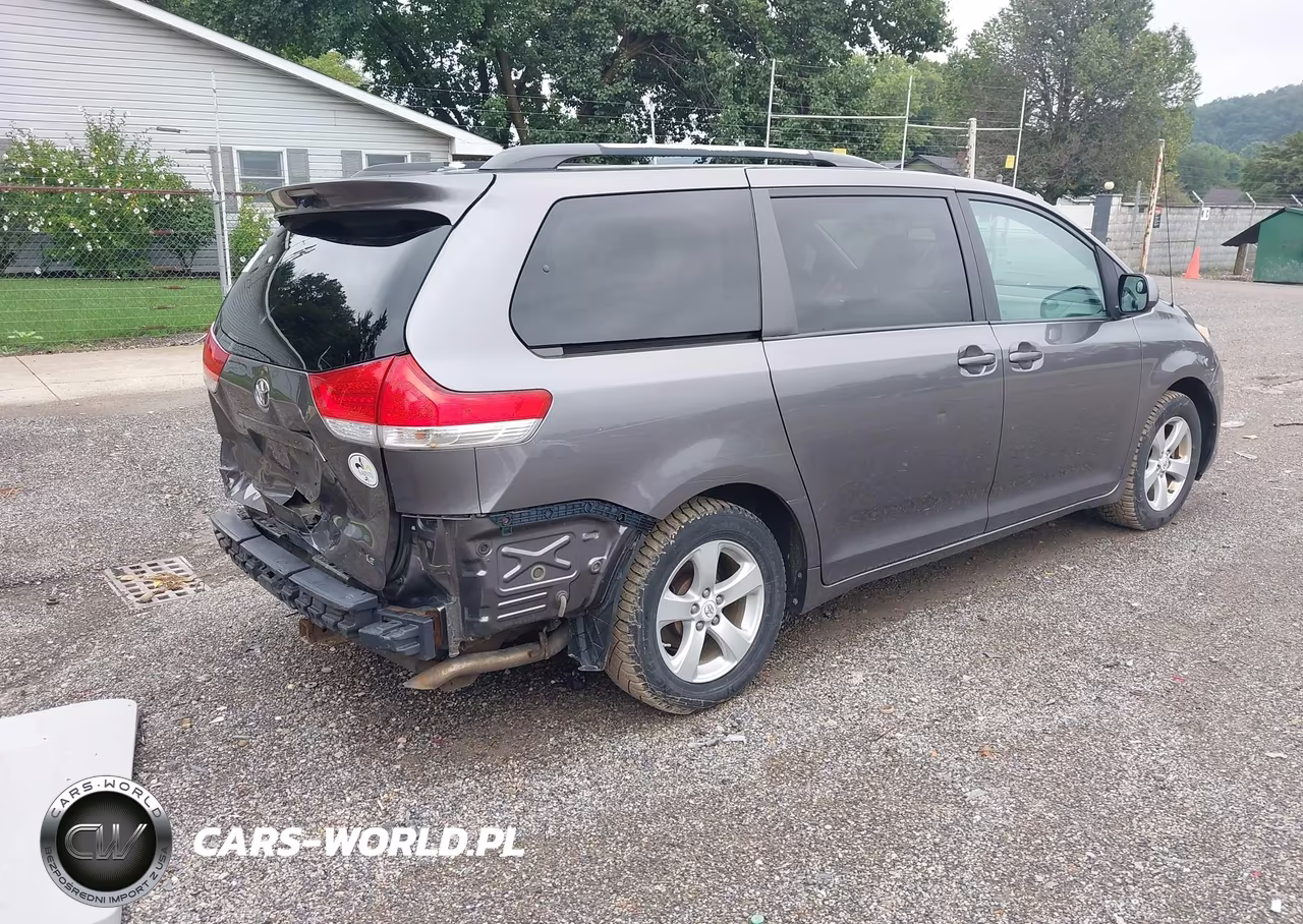 2011 Toyota Sienna Le V6 VIN:5TDKK3DCXBS018854 - 4