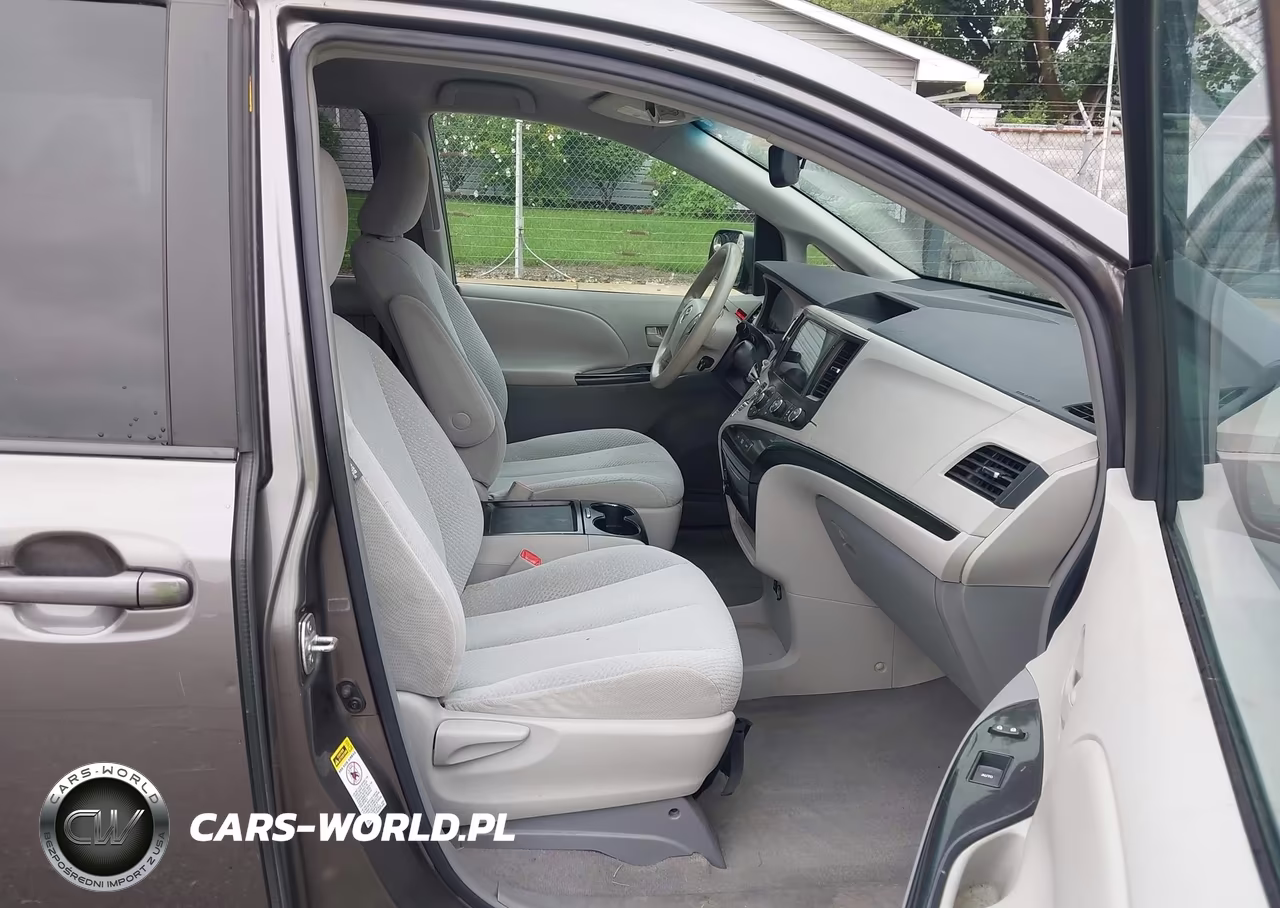 2011 Toyota Sienna Le V6 VIN:5TDKK3DCXBS018854 - 5