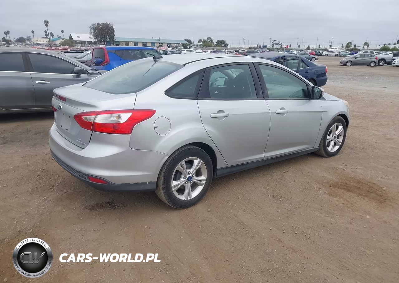 2013 Ford Focus Se VIN:1FADP3F2XDL266644 - 4