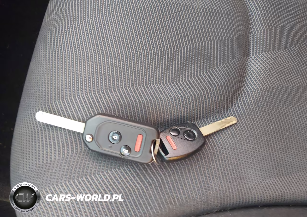 2010 Honda Fit Sport VIN:JHMGE8H43AC007304 - 11