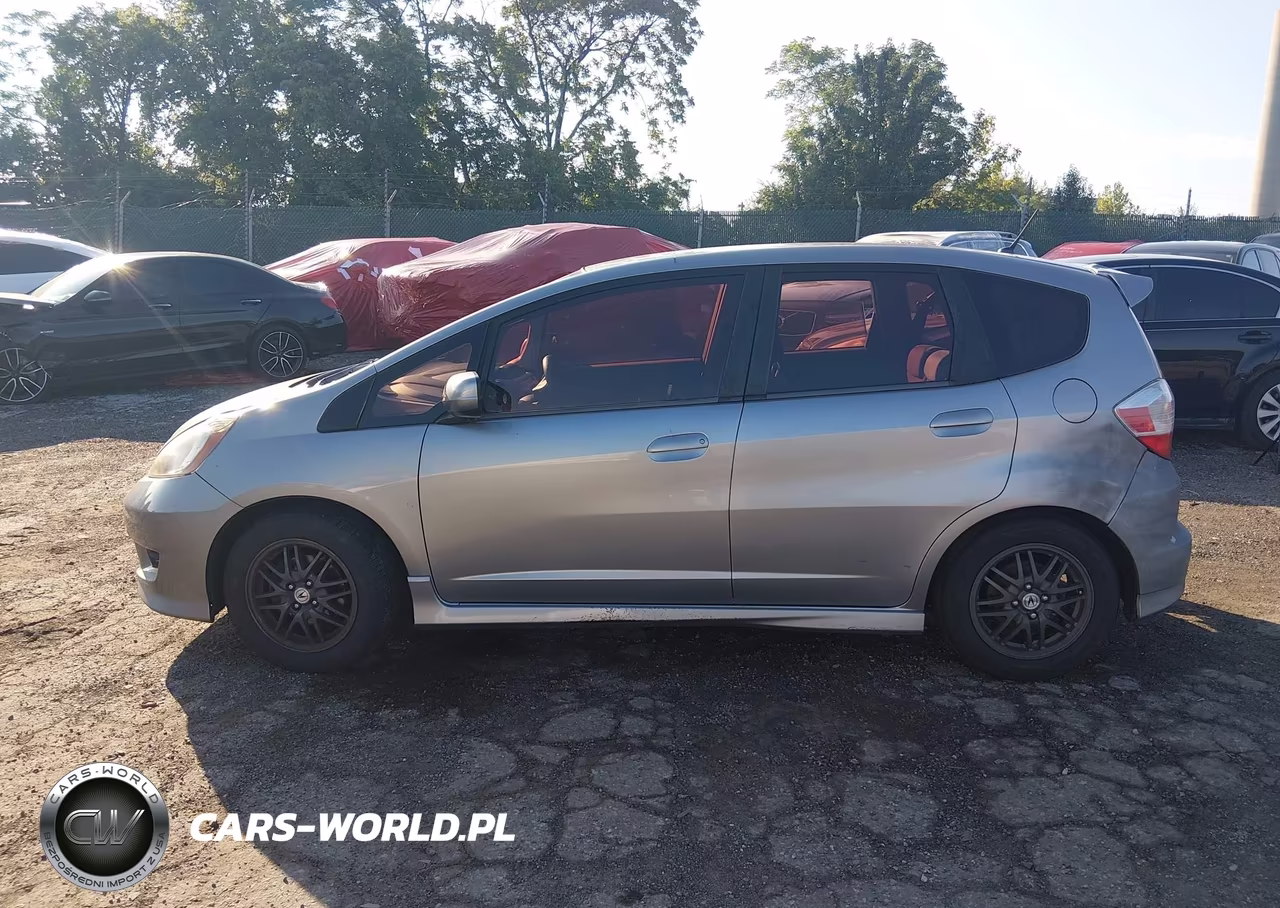 2010 Honda Fit Sport VIN:JHMGE8H43AC007304 - 14